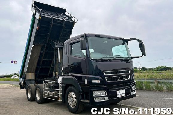 Mitsubishi Super Great in Black for Sale Image 0