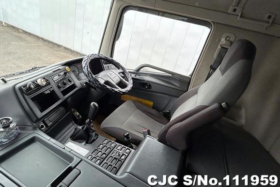 Mitsubishi Super Great in Black for Sale Image 14