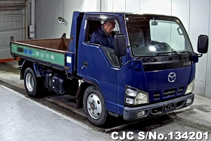 Mazda / Titan 2004