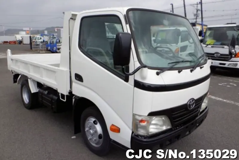 Toyota / Dyna 2011