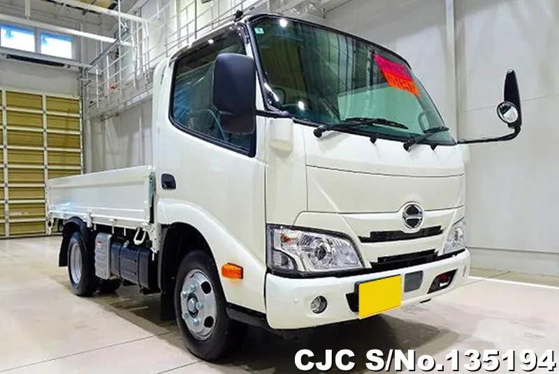 Hino / Dutro 2025