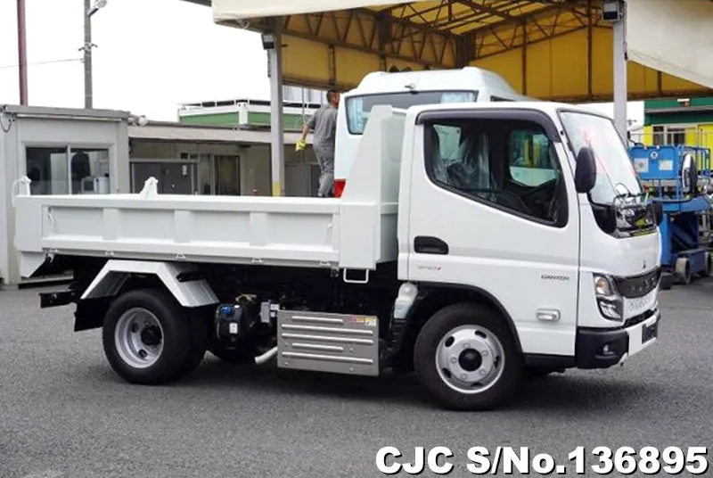Mitsubishi / Canter 2024