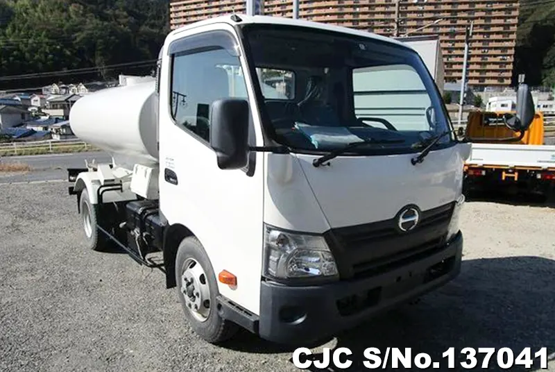 Hino / Dutro 2016